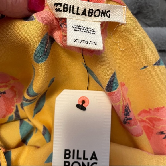 BILLABONG - ruffled leg Jump-In - NWT Perfect VACATION wear Size XL Side Zip - Picture 13 of 13